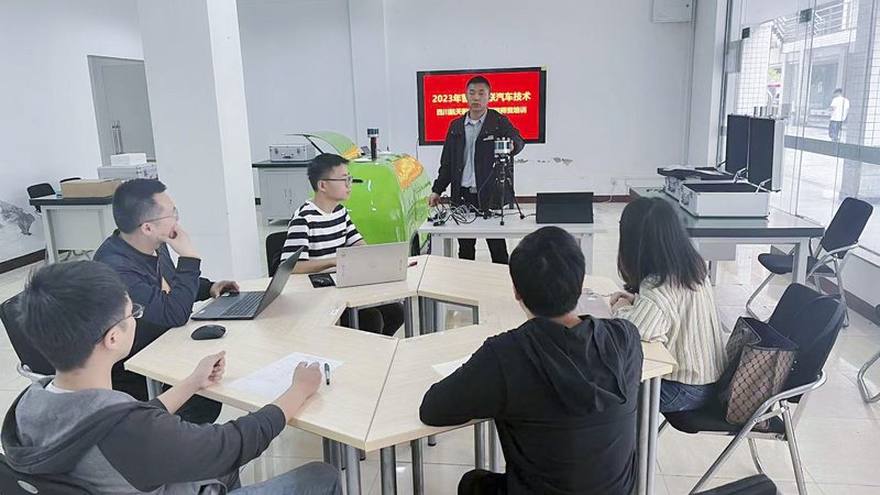 面授与网课：心理咨询师资格认证培训的两种学习方式有何区别？**